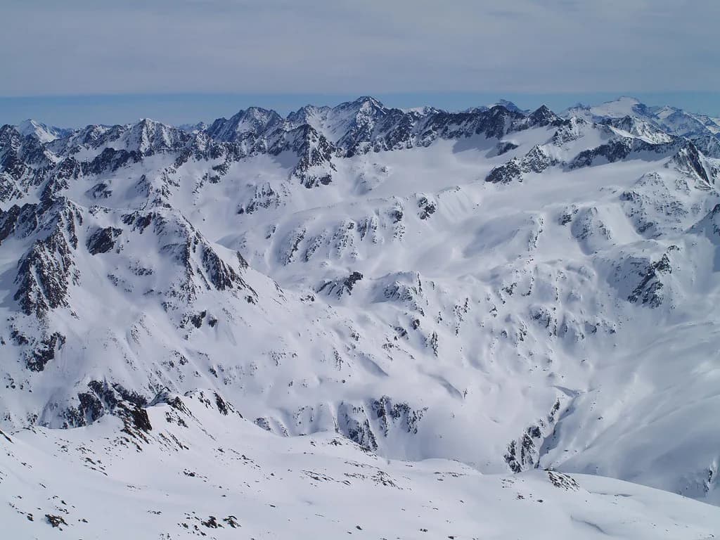 Andermatt Ski Pass: Prices, Half-Price Card and Coverage