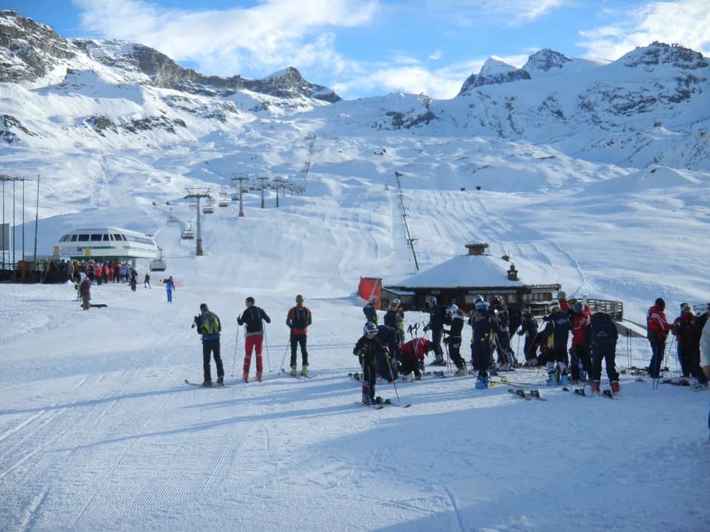 Cervinia Ski Season: Opening Dates and Planning Constraints