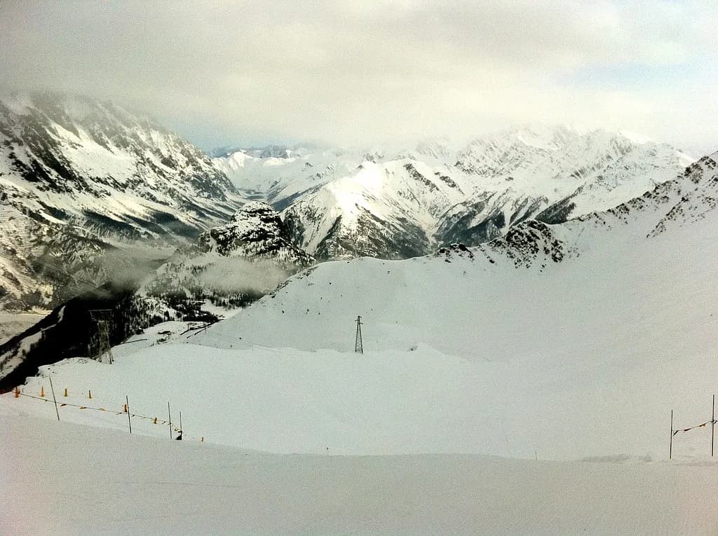 Courmayeur Skiing for Beginners: Where to Learn & Plan