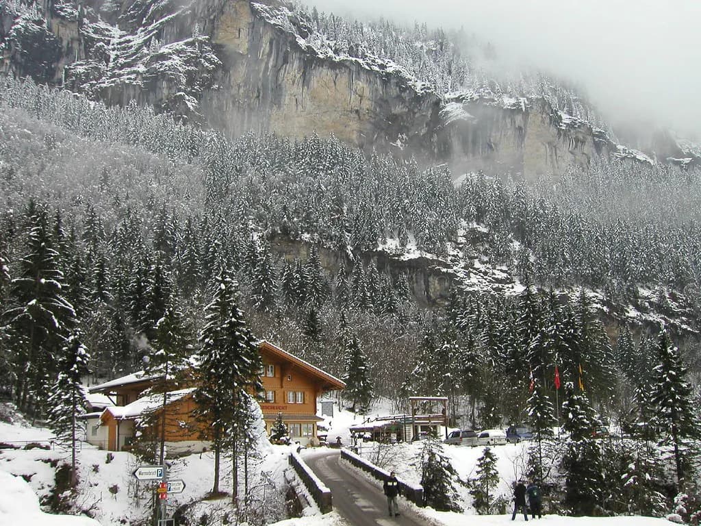 Grindelwald Skiing for Beginners: Where to Learn & Stay