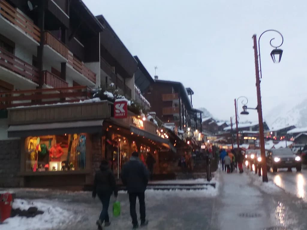 La Clusaz Skiing for Beginners: Learning Zones & First Trip