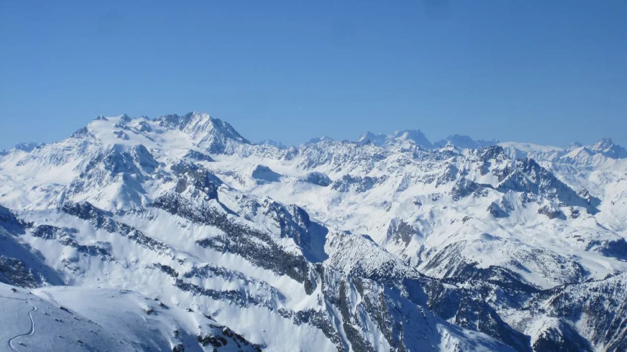 La Plagne Ski Pass: Local vs Paradiski, Prices and Deals