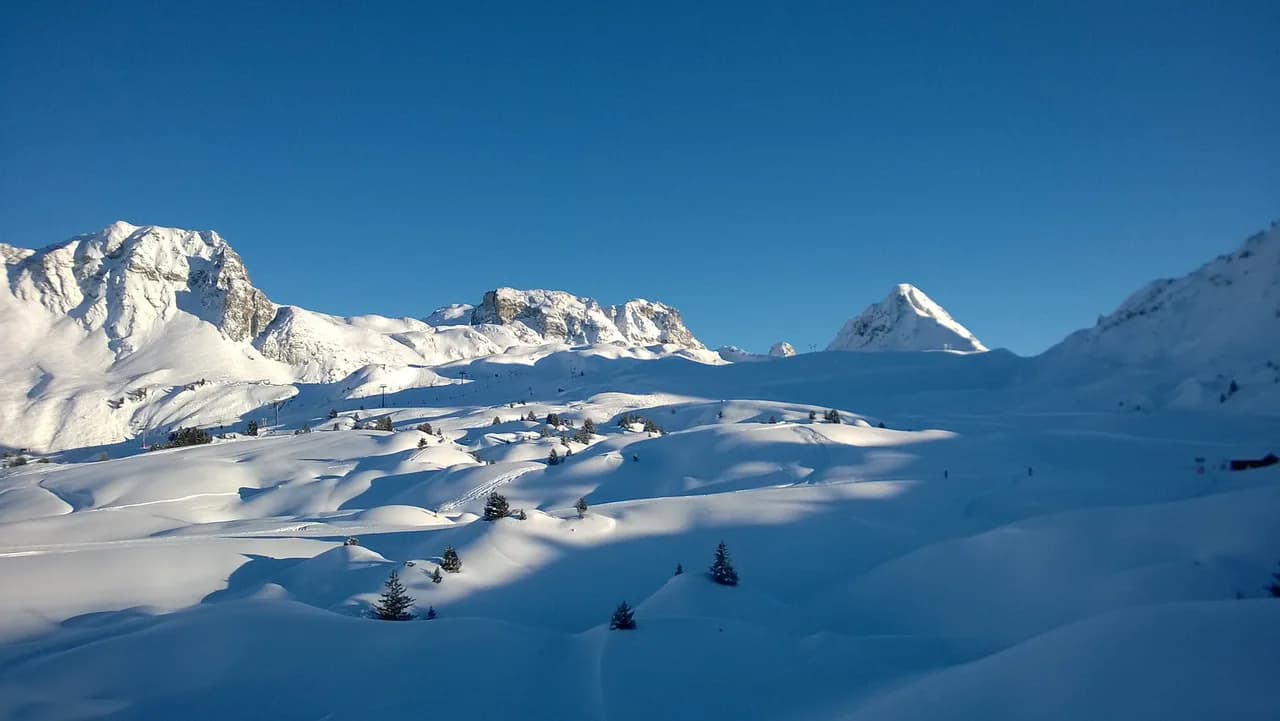 Skiing in La Plagne in April: Late-Season Terrain and Timing