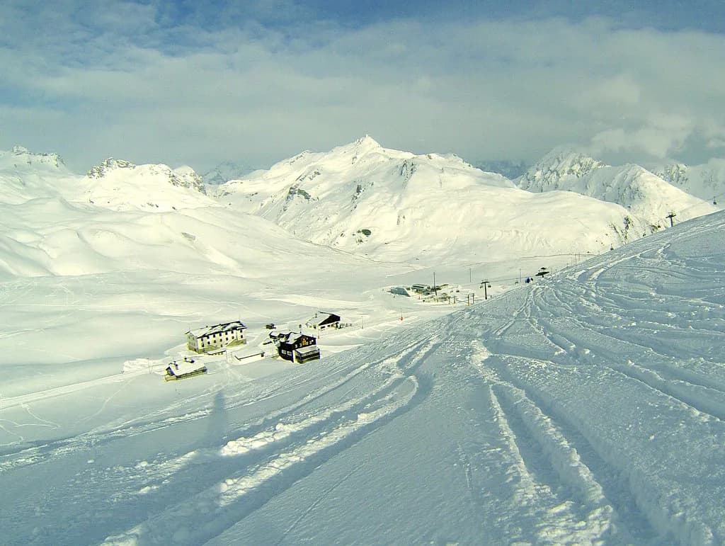 La Thuile Snowboarding: Terrain, Parks and Trip Planning