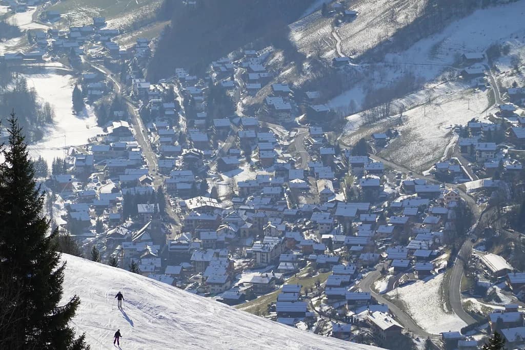 Le Grand Bornand Ski Hire: Book, Fit and Collect Gear