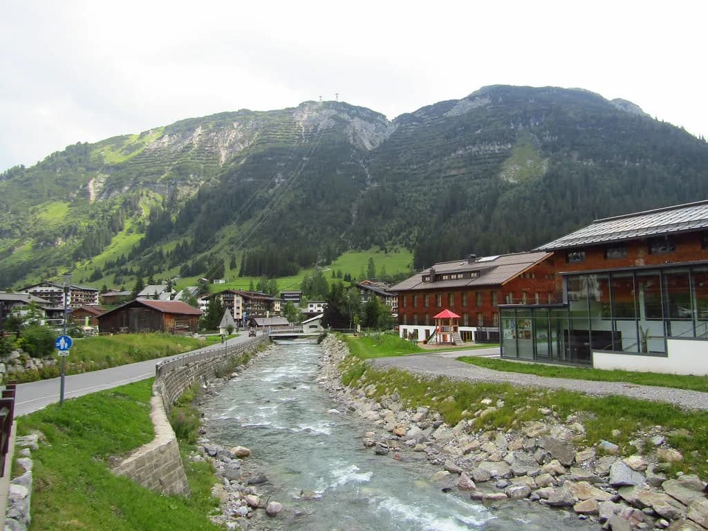 Lech Ski Hire: Rental Shops, Locations and Pickup Options