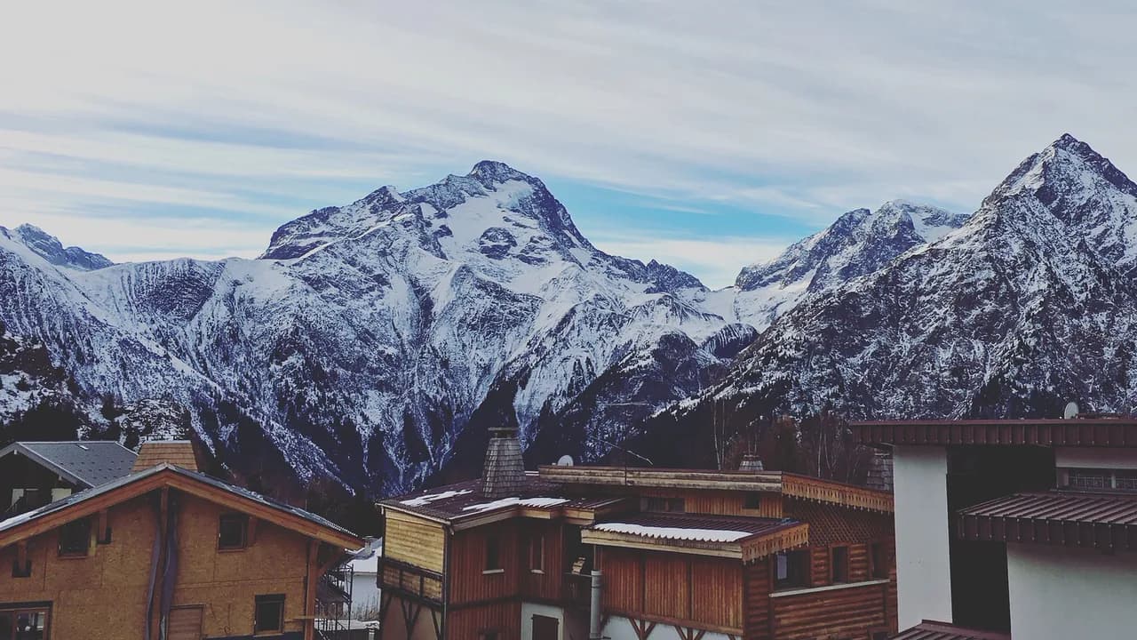 Les Deux Alpes Skiing: Which Area and Pass to Choose