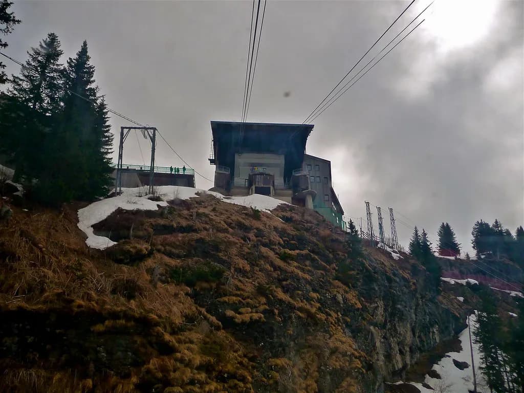 Skiing in Les Gets in April: Late-Season Terrain and Passes