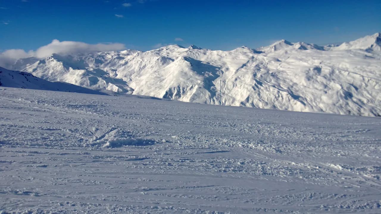 Les Menuires Skiing Guide: Base, Sectors and Passes