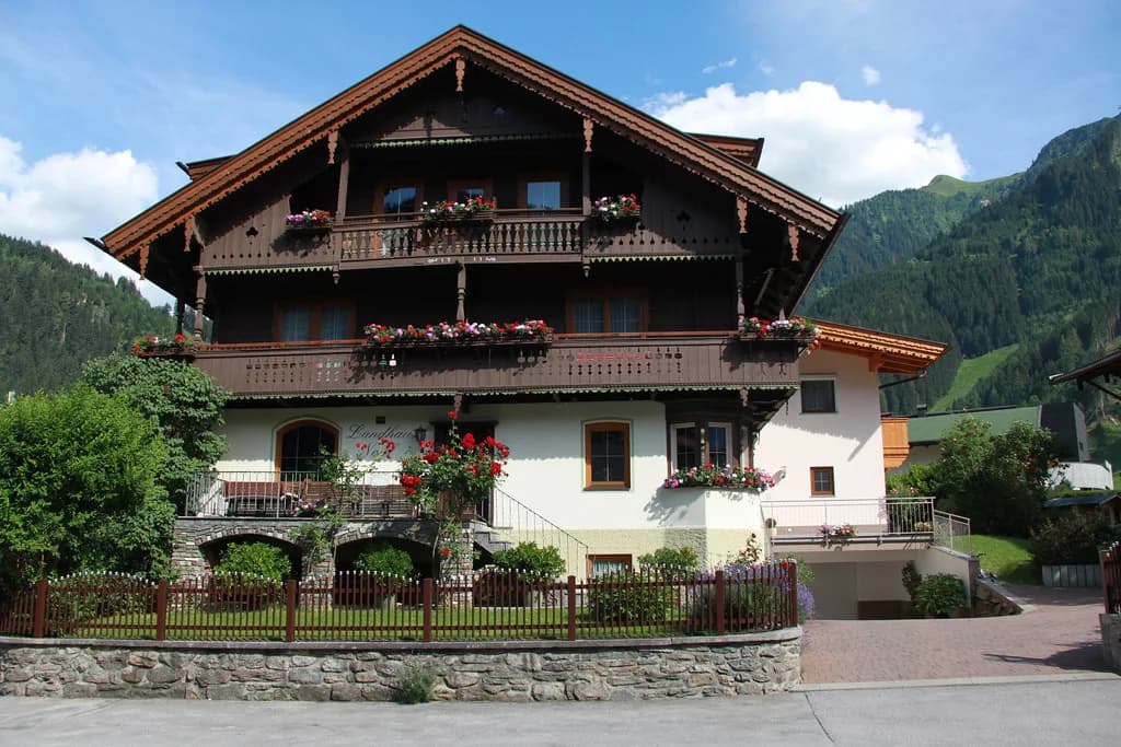 Mayrhofen Ski Hire: Where to Rent, Prices and Booking Tips