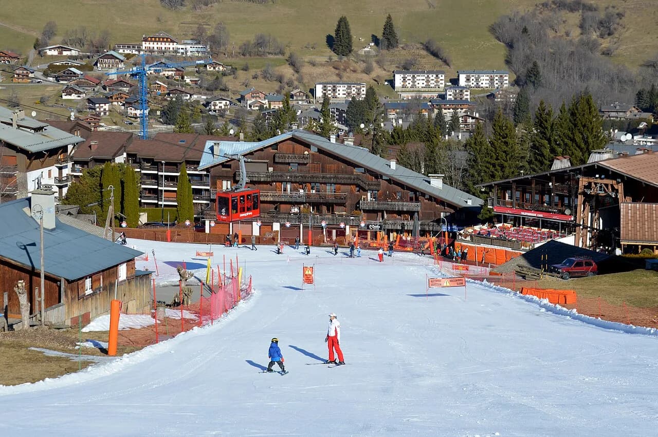 Megeve Skiing for Beginners: Where to Learn and What to Book