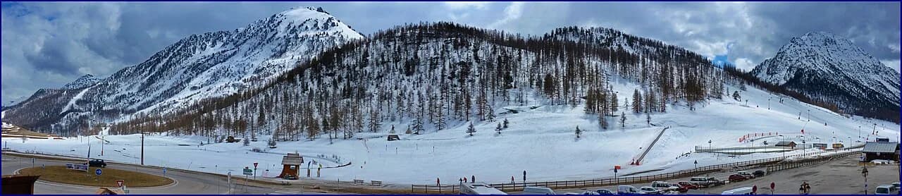Montgenèvre Skiing Guide: Pistes, Ski Passes and Italy Link
