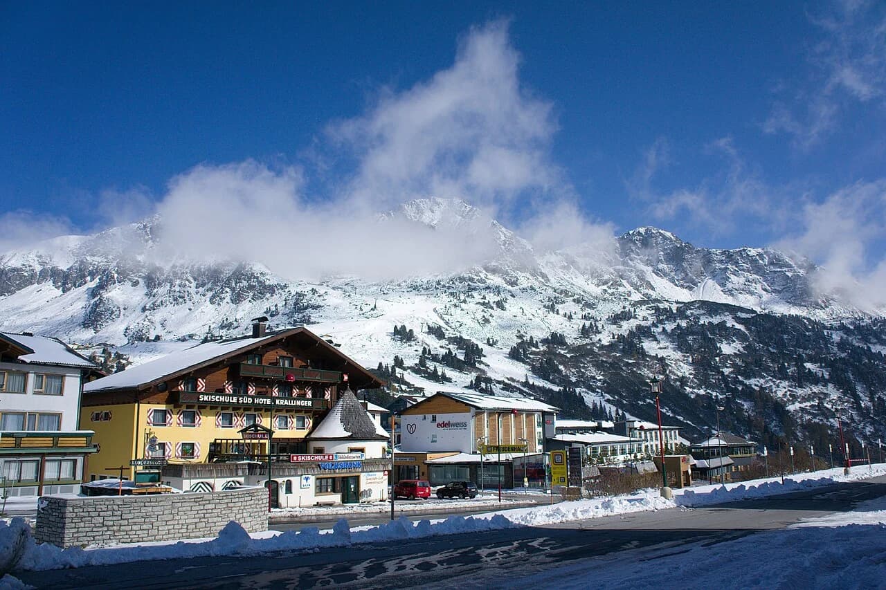 Obertauern Ski Lessons: Group vs Private Courses