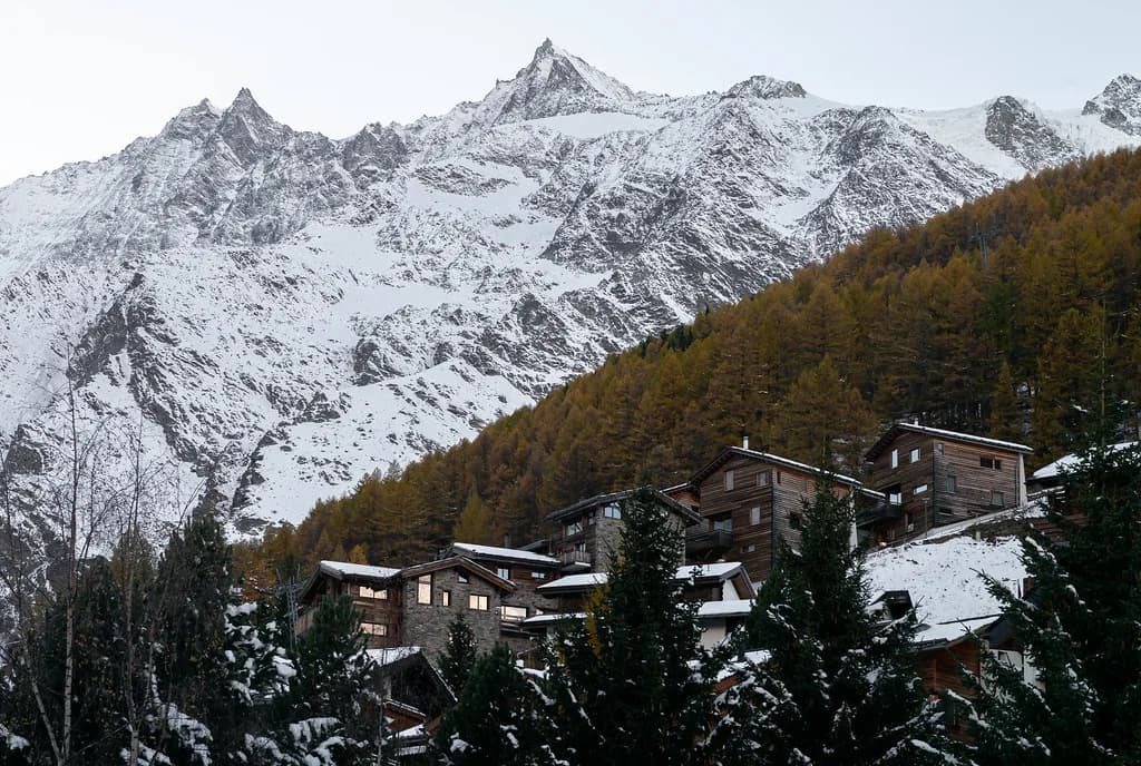 Ski Lessons in Saas-Fee: Formats, Schools and Booking