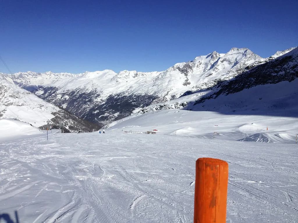 Saas Fee Snowboarding: Glacier Terrain and Park Planning