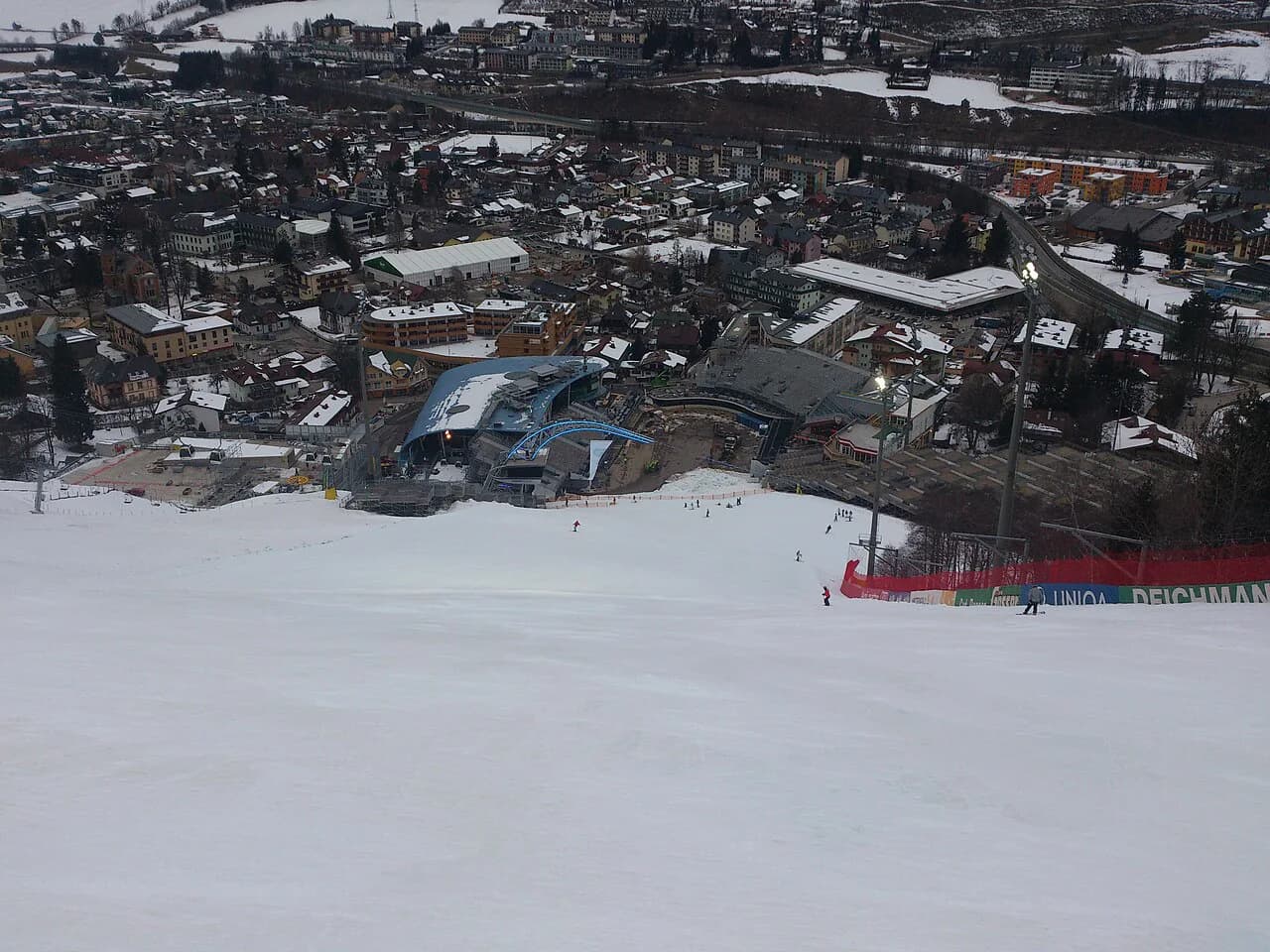 Schladming Snowboarding: Terrain Parks, Lifts & Passes