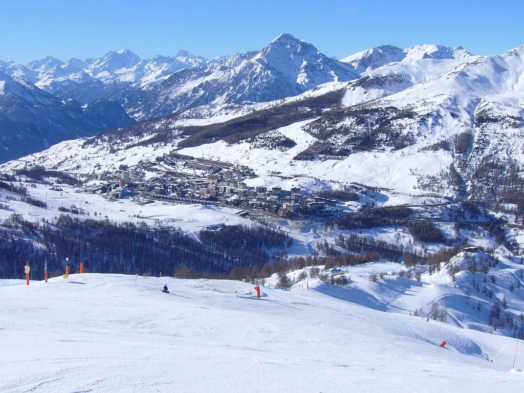 Sestriere Ski Lessons: Group, Private and Booking Options