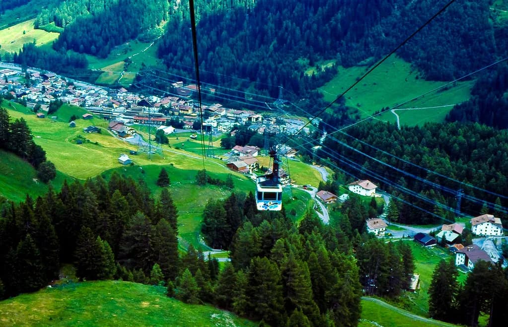 St Anton Ski Map: Piste Sectors and Ski Arlberg Connections
