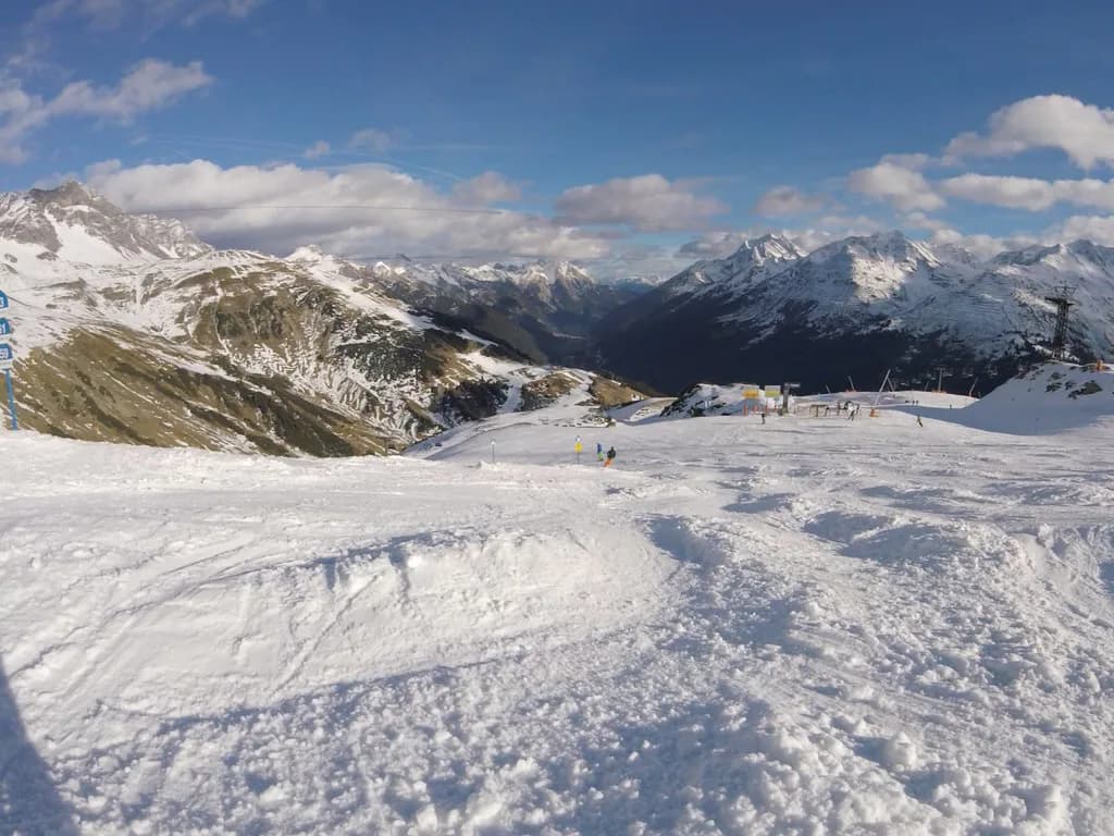 St Anton Ski Lessons: Group vs Private Guide
