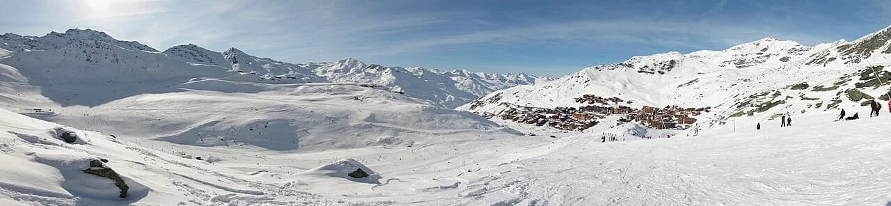 Val Thorens Ski Lessons: ESF vs Prosneige, Prices & Booking