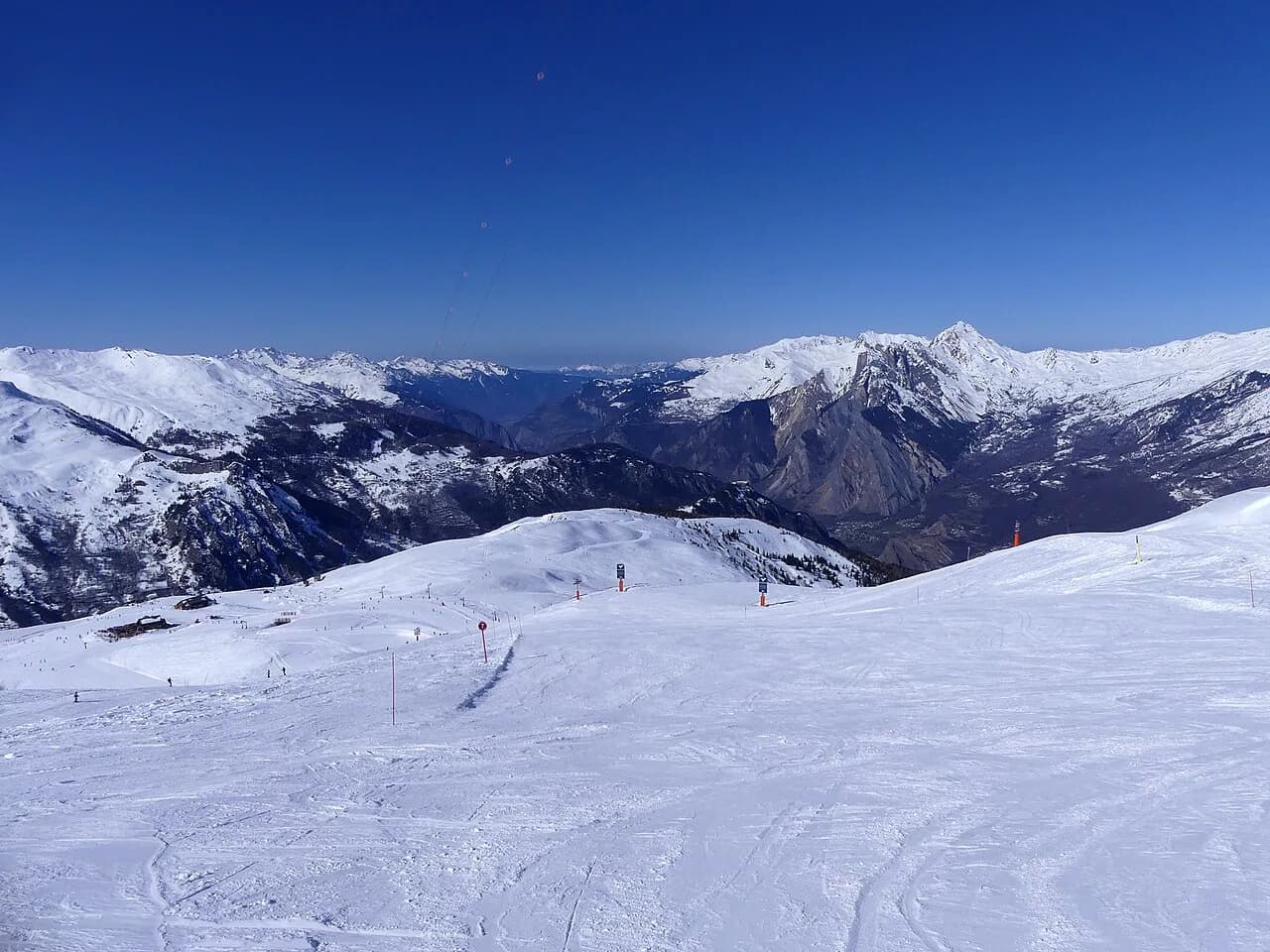 Valloire Skiing Guide: Pistes, Passes & Lessons