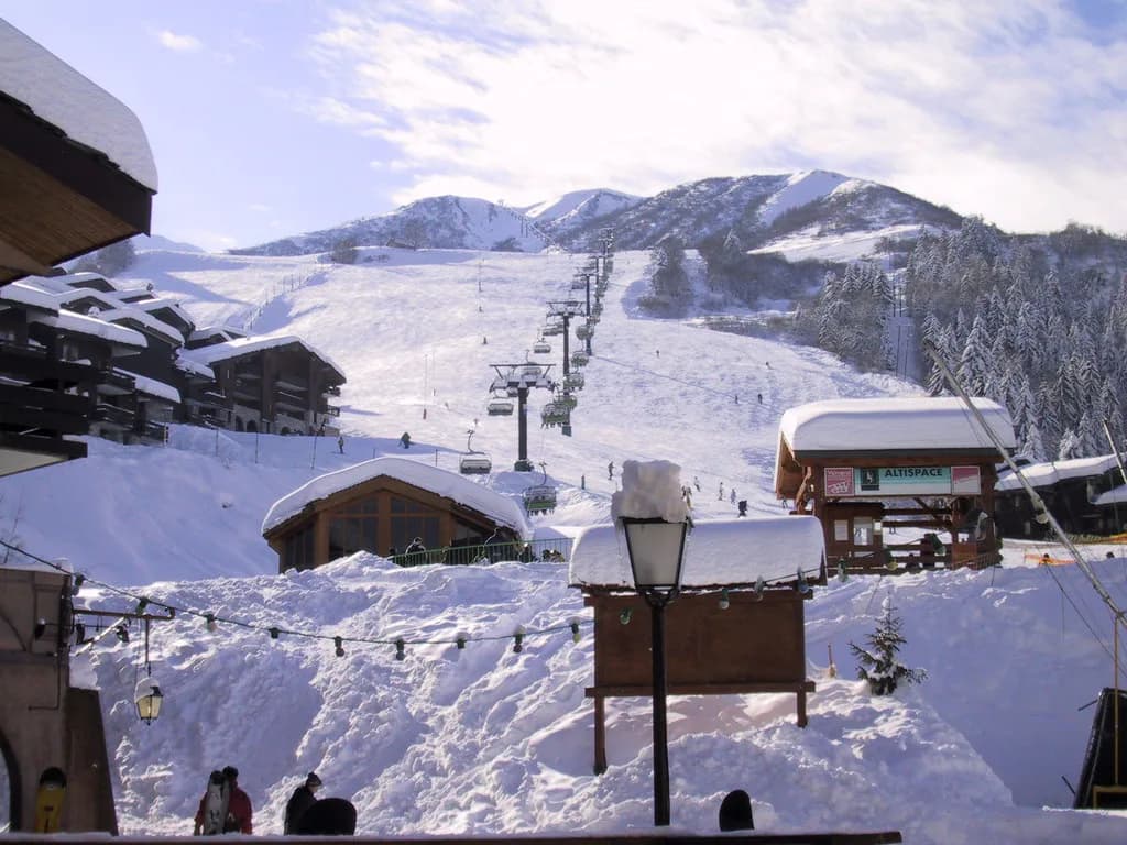 Valmorel Skiing: Le Grand Domaine Resort and Ski Area Guide