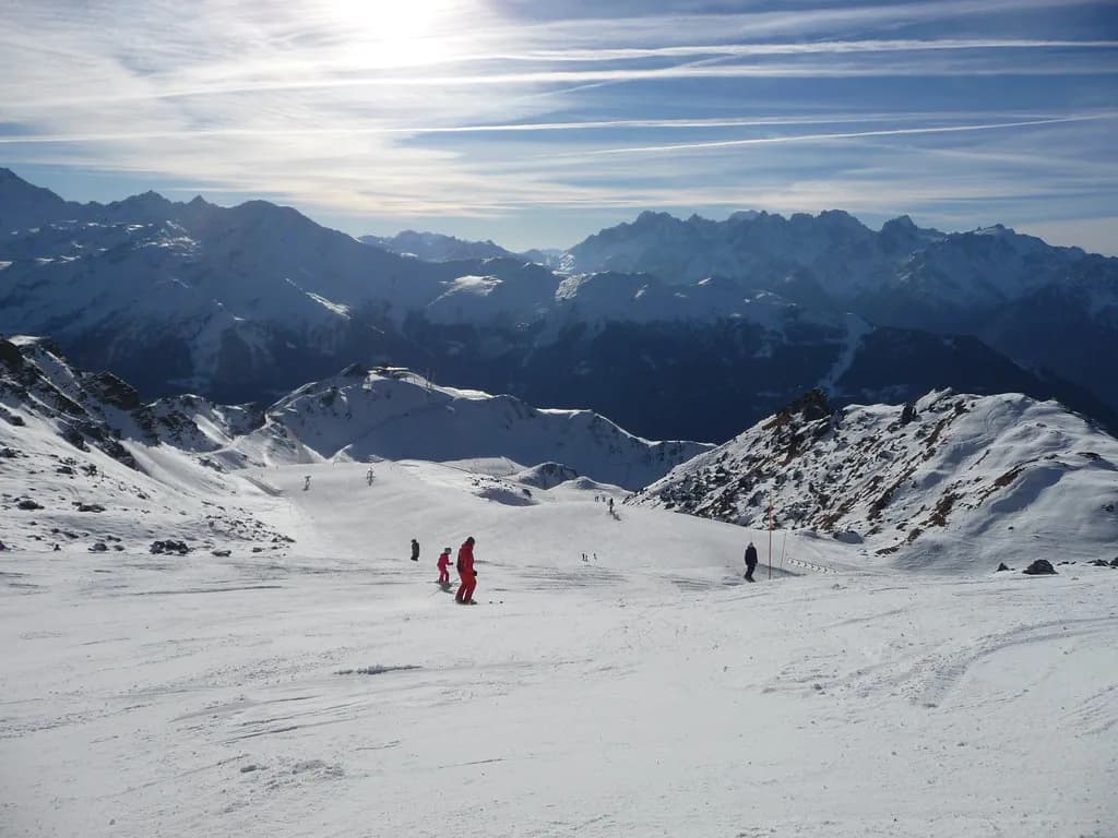 Verbier Skiing in April: Late-Season Terrain and Booking