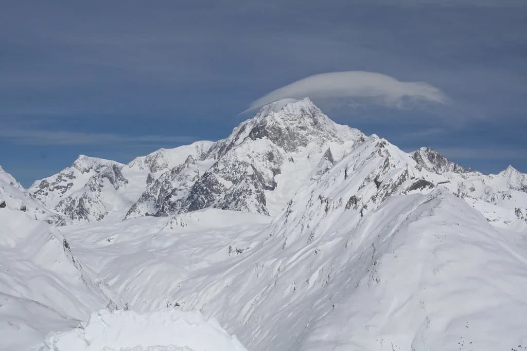 La Thuile Skiing in March: Late-Season Guide