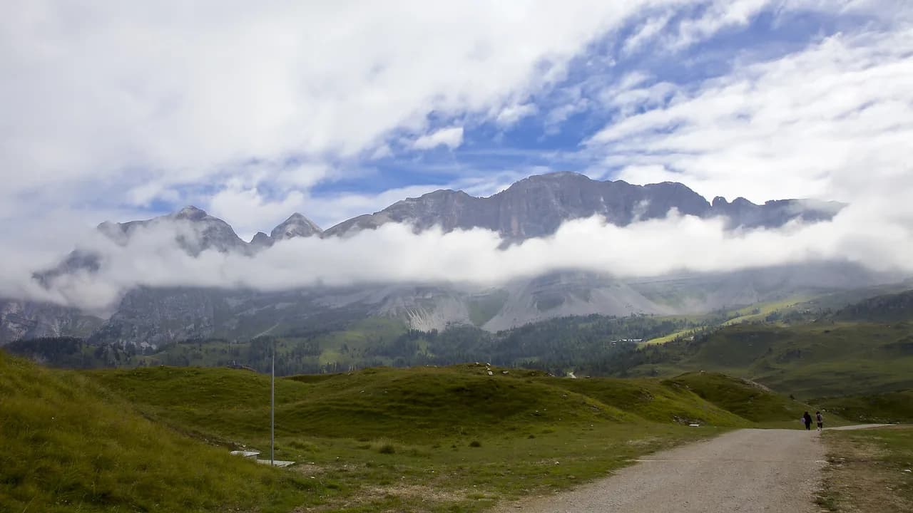 Madonna di Campiglio Ski Hire: Shops & Booking Guide