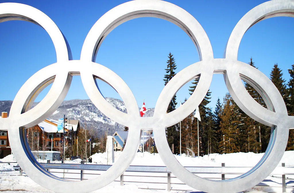 Let the Games Begin, Cortina