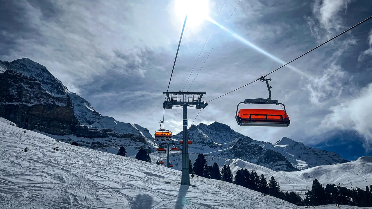 Orange chairlifts, Grindelwald