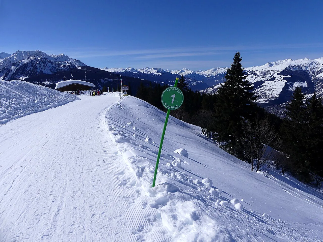 RD transformée en piste de ski à La Rosière (février