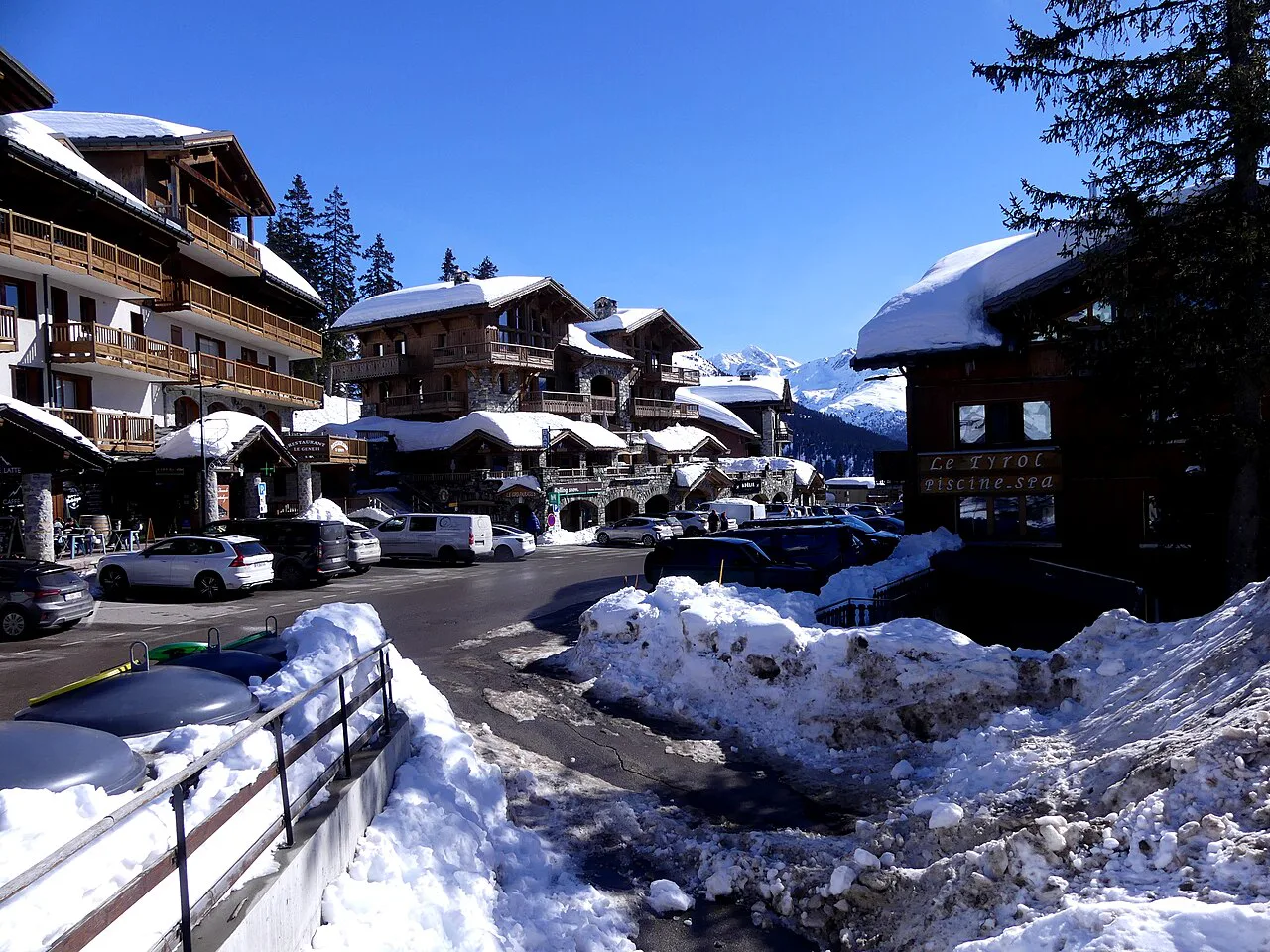 Centre Station de La Rosière enneigé (février
