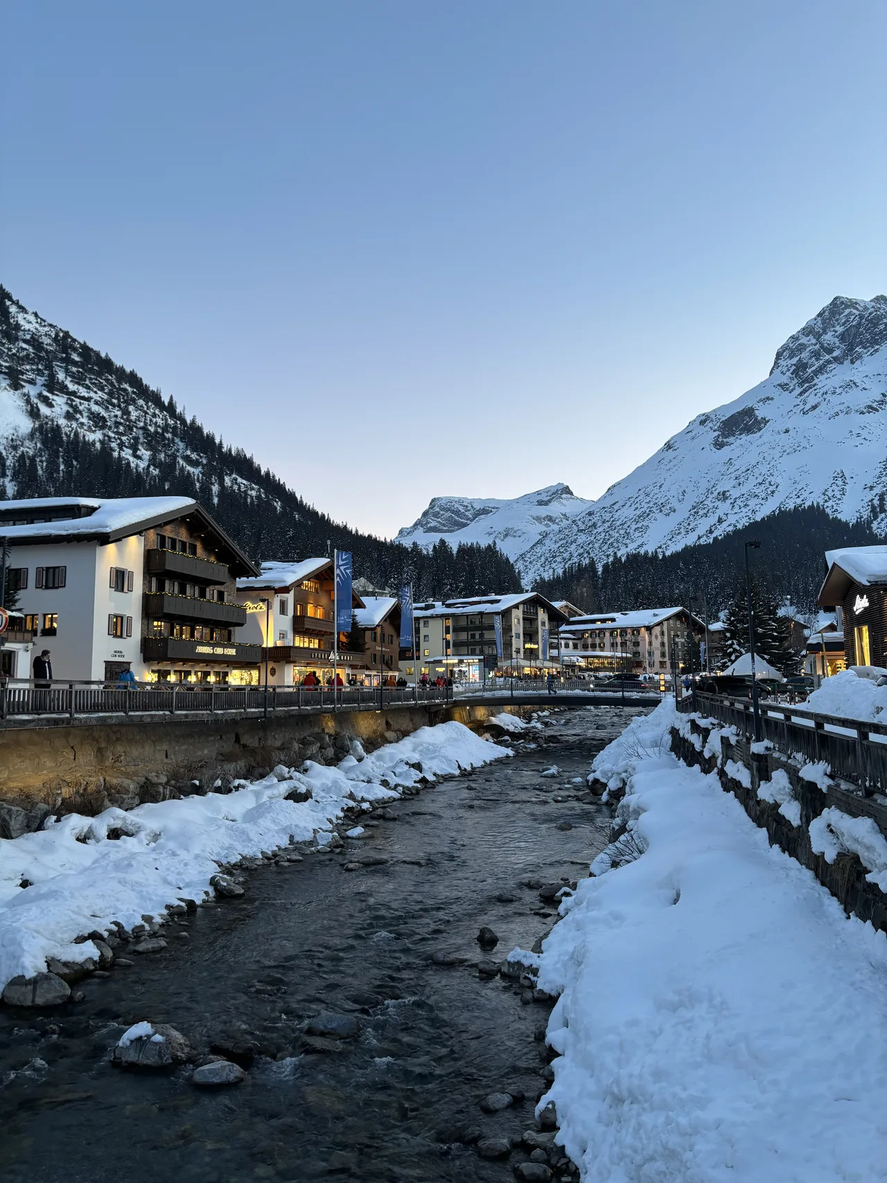 Snowy mountains, Lech