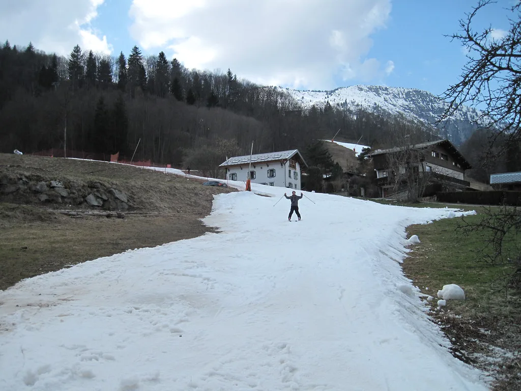 Getting to the bottom of Les Houches