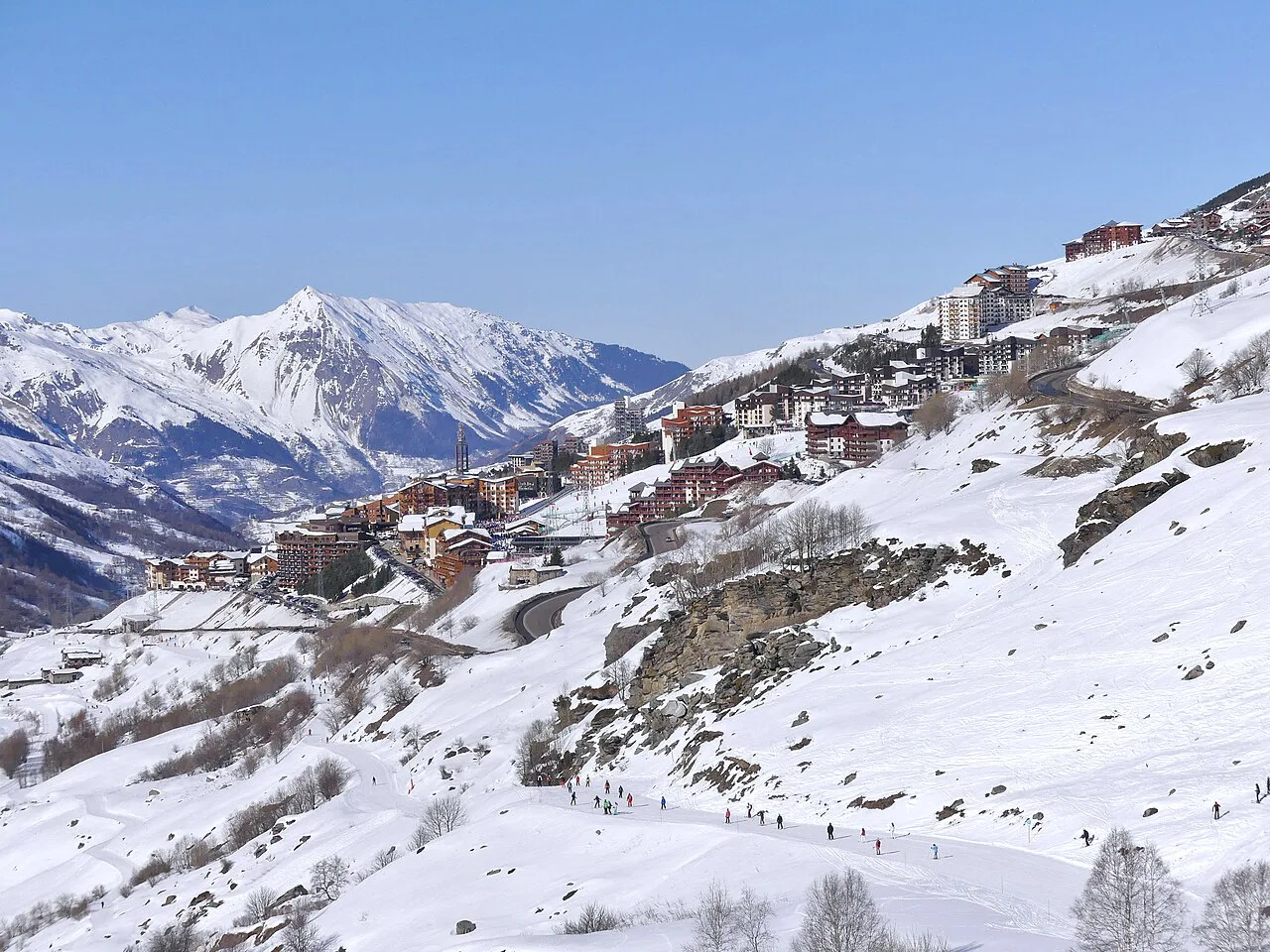 Les Menuires vues du bas de Val Thorens en hiver