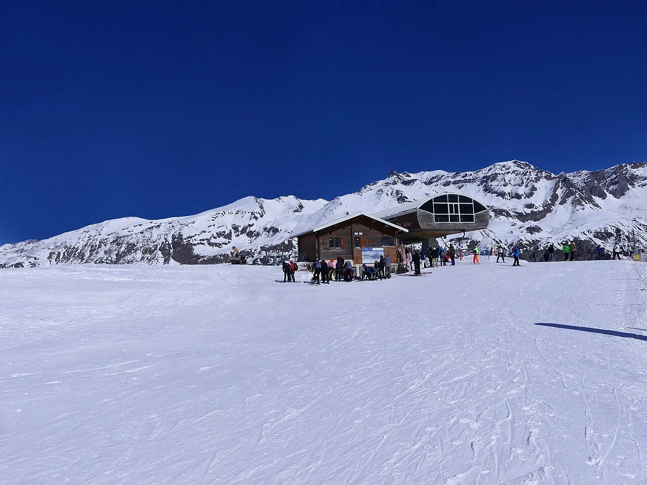 Télésiège Ramasse de Val-Cenis à l'arrivée en hiver (mars
